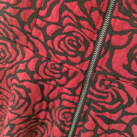 EUC Small Forever 21 Red peplum top - Picture 3 of 3